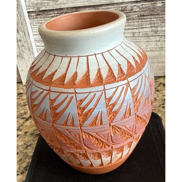 Navajo Art Pottery Vase Terracotta Etched Vintage 6” - Picture 9 of 9